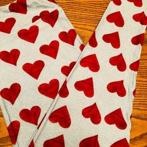 Lularoe Valentine’s heart Leggings